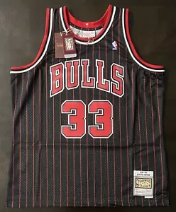 New Chicago Bulls 1995-96 Scottie Pippen #33 Mitchell & Ness Swingman Jersey - Picture 1 of 4