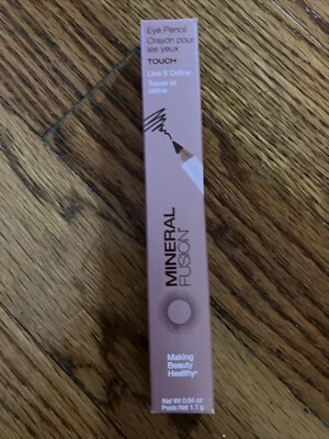 Mineral Fusion карандаш для век Line and Define 0,04 унц - Изображение 1 из 2