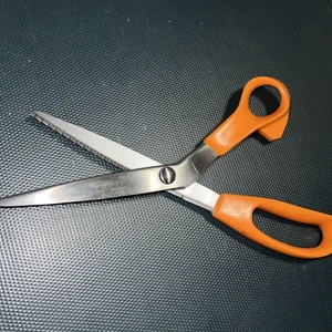 Fiskars Pinking Shears Stainless Steel  Cutting Scissors Zig Zag Pattern Vtg - Picture 1 of 7