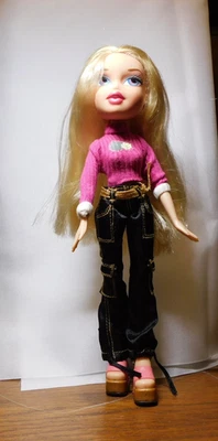 BRATZ DOLL BLONDE HAIR DRESS PINK TOP & PANTS - Image 1 of 2