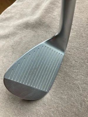 Very nice Mizuno jpx 923 hot metal Gap Wedge, senior shaft. - Image 1 of 4