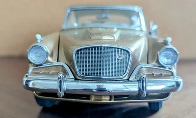 1:24 1957 Studebaker Golden Hawk (Danbury Mint) TARRIFF FREE! - Image 1 of 4