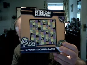 DISNEY MINION MONSTERS SNAKES & LADDERS BOARDGAME BIRTHDAY CHRISTMAS KIDS - Picture 1 of 1