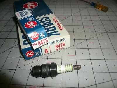 Bujías originales 4 anillos verdes 84TS 5612150 AC Delco NOS - Ford - cantidad 8 Foto 1 de 2