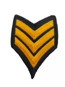 Ejército Militar Chevron Sargento 3 Barra de Oro Bordada Fondo Negro. - Imagen 1 de 1