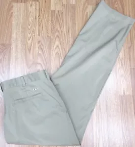 PANTALONI NIKE GOLF DRI-FIT VESTIBILITÀ REGOLARE POLI/SPANDEX LEGGERI KAKI taglia 36W x 34L - Foto 1 di 4