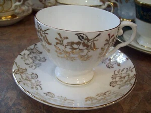 RARE CONSORT FOOTED TEA CUP SAUCER GOLD TRIM FLORAL ENGLISH FINE BONE CHINA - Picture 1 of 3