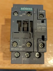SIEMENS 3RT2024-1AP60 3 polos contratista bobina NUEVA 240V - Imagen 1 de 8