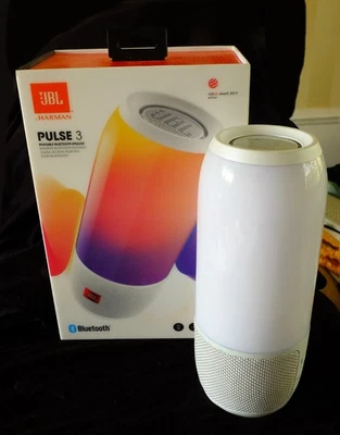 JBL PULSE 3 Tragbarer Bluetooth Lautsprecher - LICHTSHOW UND SOUND - FARBE - WEISS - Bild 1 von 4