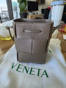 BOTTEGAVENETA Bottega Veneta Mini Cassette Bucket Schultertasche Porridge (Beige) - Bild 1 von 3