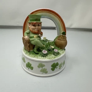 Vintage 1981 Spieluhr Enesco Leprechaun When Irish Eyes are Smiling - funktioniert! - Bild 1 von 7