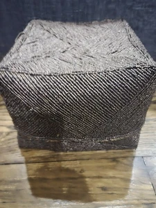 Caja de ratán tejida a mano con cuentas con tapa marrón metálico - Imagen 1 de 7