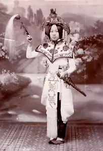 Muy temprana encantadora foto de la patrulla del Yangtsé de Chefoo China chica cantora #7K - Imagen 1 de 3