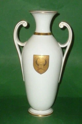 Alte Fürstenberg Vase Blumenvase Porzellanvase Vasen Pokalvase Ritter Wappen RAR - Bild 1 von 4