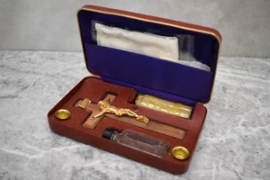 Antikes Reisemesse Set mit Kruzifix, Kerzen, Weihwasser usw. (CU96) - Bild 1 von 9