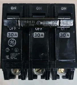 NTO GE General Electric THQB32030 30 Ampères 3 Pôles 240V VOIR PHOTOS - Photo 1/4