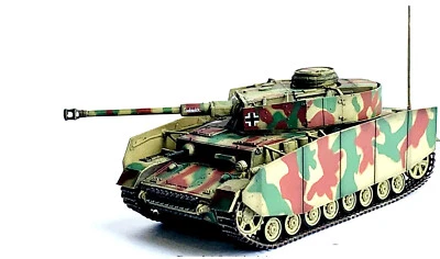 Dragon 1:72 German PzKpfw IV Ausf J Medium Tank w/ Schurzen Side Skirts DRR63243 - Image 1 of 2