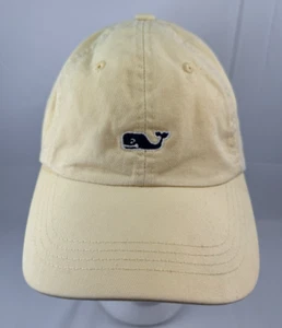 Sombrero con correa ajustable amarillo Vineyard Vines bordado logotipo de ballena azul oveja - Imagen 1 de 8