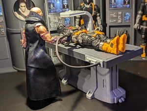 Cobra Labor Untersuchungstisch für Maßstab 1:12 CLASSIFIED G.I. JOE - Bild 1 von 5