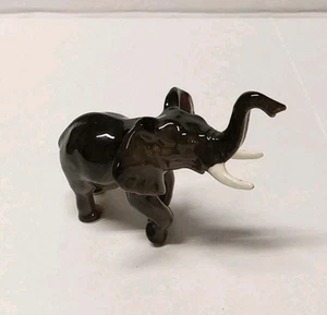 Mini estatuilla vintage de elefante Hagen Reneker porcelana trompeta - Imagen 1 de 9
