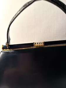 BEAUTIFUL Vintage Black Leather Handbag-Made in ENGLAND-L L BERGER-BUFFALO, NY - Picture 1 of 5