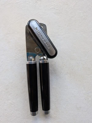 Nuevo abrelatas KitchenAid clásico negro Foto 1 de 2