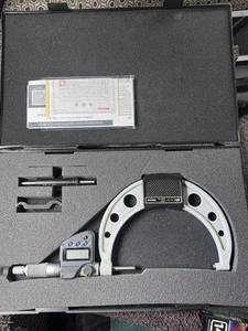 Mitutoyo 293-350-30 - 4" - 5" / 101mm- 127mm Digimatic Mic. RA .0005, IP65 SPC - Picture 1 of 3