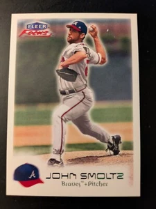 2000 FLEER FOCUS GREEN JOHN SMOLTZ/300 - Picture 1 of 2