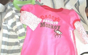 2 Mädchen Old Navy Schlafanzüge 6-12m EUC - Bild 1 von 11