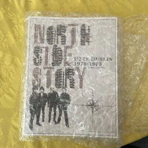 U2 Fan Club Buch Neu North Side Story in Dublin 1978-1983 mit Posterkarte - Bild 1 von 21