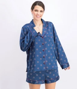 Conjunto de pijama Alfani satinado medallón muesca cuello y pantalones cortos - azul marino $60 - Imagen 1 de 3