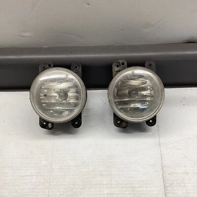 Оригинальный комплект из 2 противотуманных фар для Jeep Wrangler Jk 2010-2024 годов выпуска 5182026AA (A86) - Изображение 1 из 4