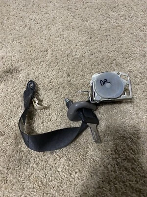 Cinturón de seguridad trasero izquierdo Pontiac Vibe 2003-2004-2005-2006-2007-2008 fabricante de equipos originales Foto 1 de 4