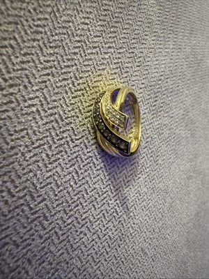 Anillo de diamantes de chocolate Kay’s  Foto 1 de 2