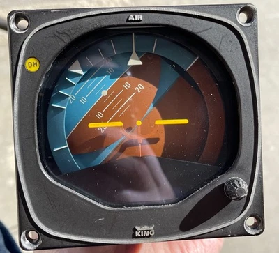 Indicador de actitud King KG 258 060-0020, S/N 9798 Foto 1 de 4