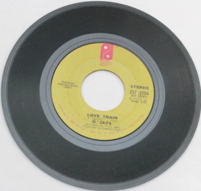 O JAYS WHO AM I / LOVE TRAIN 45 7" RECORD (ZS7 3524) - Image 1 of 2