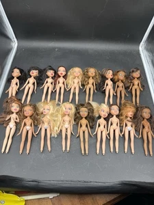 Lot Of 19. 2001 Bratz Dolls No Clothes Or Feet All Original 2001 Dolls - Picture 1 of 14