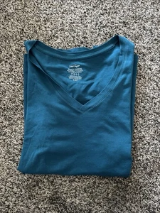 Women's Lord &Taylor Blue /Vneck Short Sleeve T size L 20” Long pit to pit 20” - Picture 1 of 5