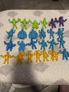 Wendy’s Kids Meal Toys 2023 DC Super Heroes Figuren 24 Stück M.U.S.C.L.E. Style - Bild 1 von 5