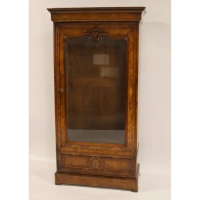 Antiguo gabinete de exhibición de dos cajones de nogal Louis Philippe. Foto 1 de 4