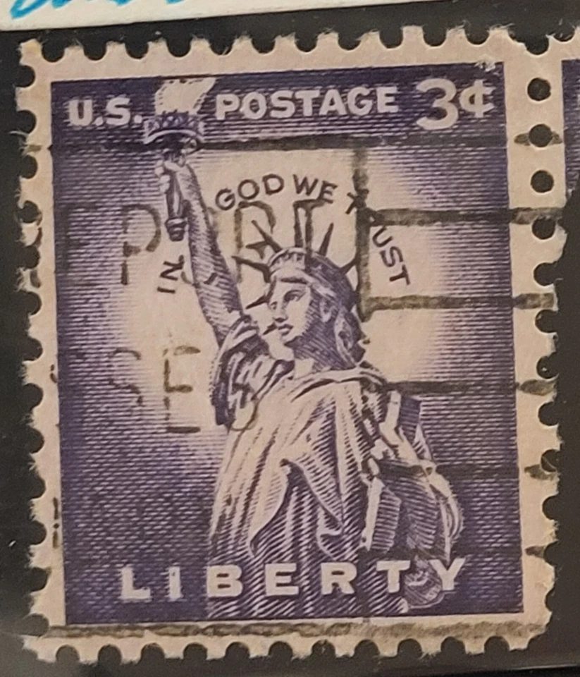 U.S. stamp- 3 cent Statue of Liberty-purple - Image 1 of 1