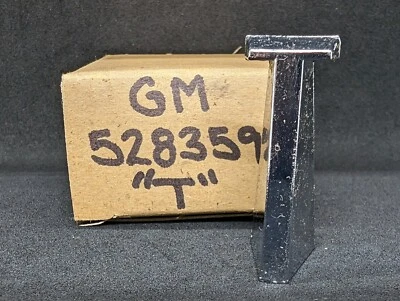 Nuevo de Lote Antiguo 1956 Pontiac letra T Chiftan Star Chief maletero puerta trasera emblema placa de identificación Foto 1 de 4