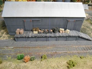 HO Minitanks individuell detailliertes handbemaltes Eisenbahnlager - Bild 1 von 5