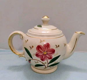 VINTAGE MCM SHAWNEE POTTERY CO. GOLD TRIMMED HAND PAINTED RED FLORAL TEAPOT - Picture 1 of 11