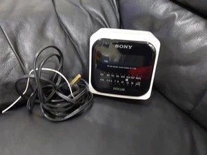 Sony Dream Machine Digicube ICF-C120 White Digital Clock Radio - Picture 1 of 8
