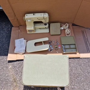 Bernina Minimatic 707 Sewing Machine Portable Model with Case and acessories - Picture 1 of 24