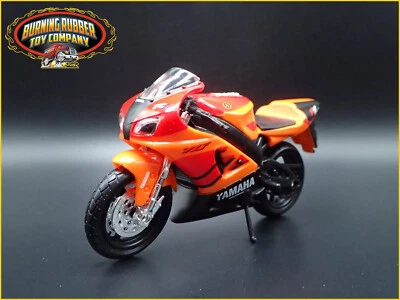 YAMAHA YZF-R7 Moto Sport Arancione Modello Diecast In Scala 1/18 - Immagine 1 di 4