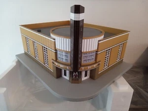 MTH Rail King O Scale Illuminated Railtowne Movie Theater 30-9054 CIB Tested - Picture 1 of 7