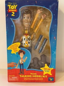 DISNEY - TOY STORY 2 - WOODY - KIT MODELO PARLANTE ELECTRÓNICO FIGURA - 1999 - NUEVO EN CAJA - Imagen 1 de 4