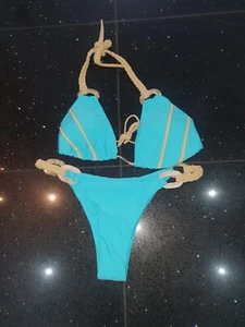 Bikini 12 - Picture 1 of 4